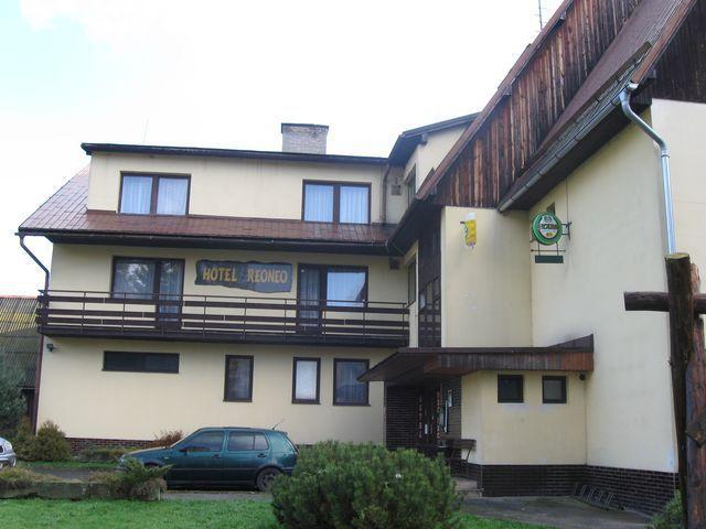 Hotel Reoneo Vernirovice Экстерьер фото